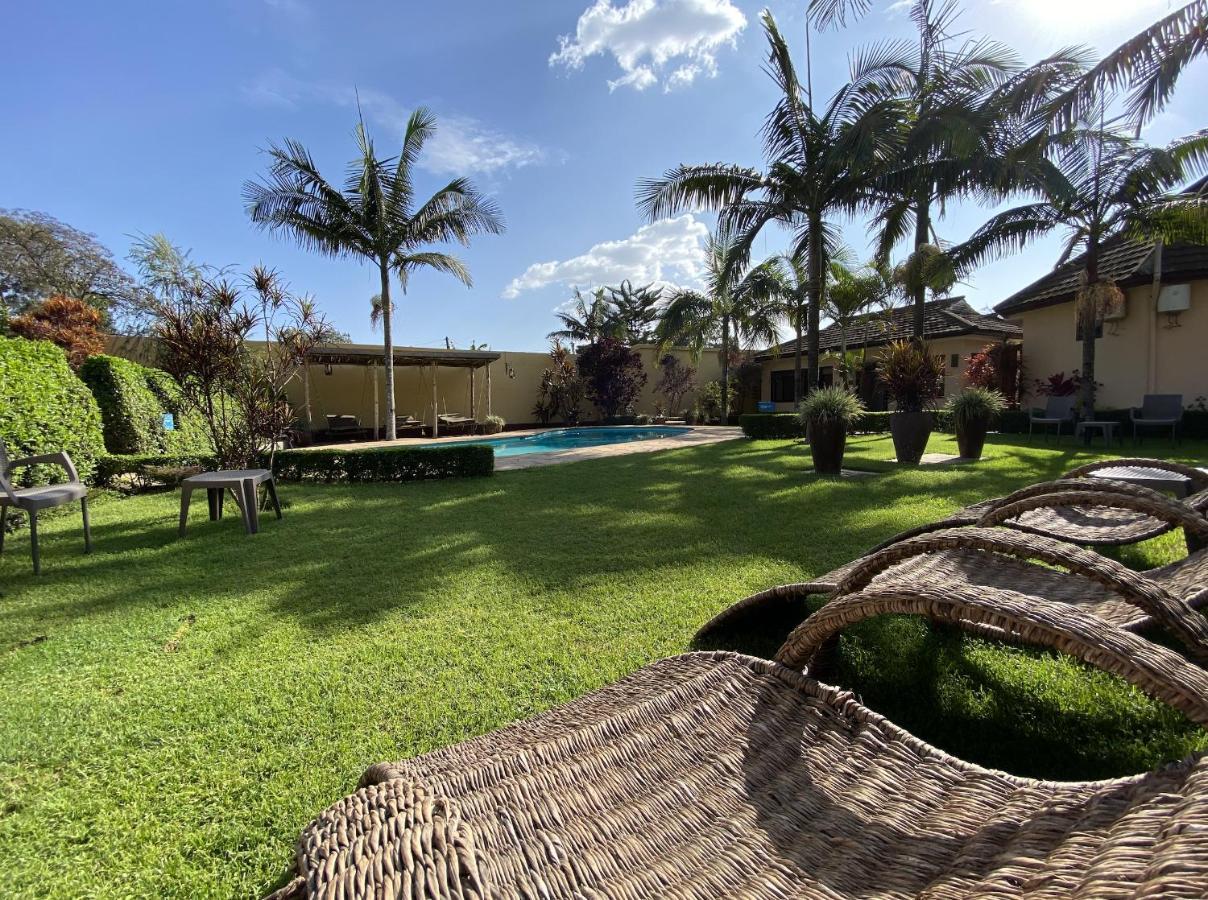 Ahadi Lodge أروشا المظهر الخارجي الصورة
