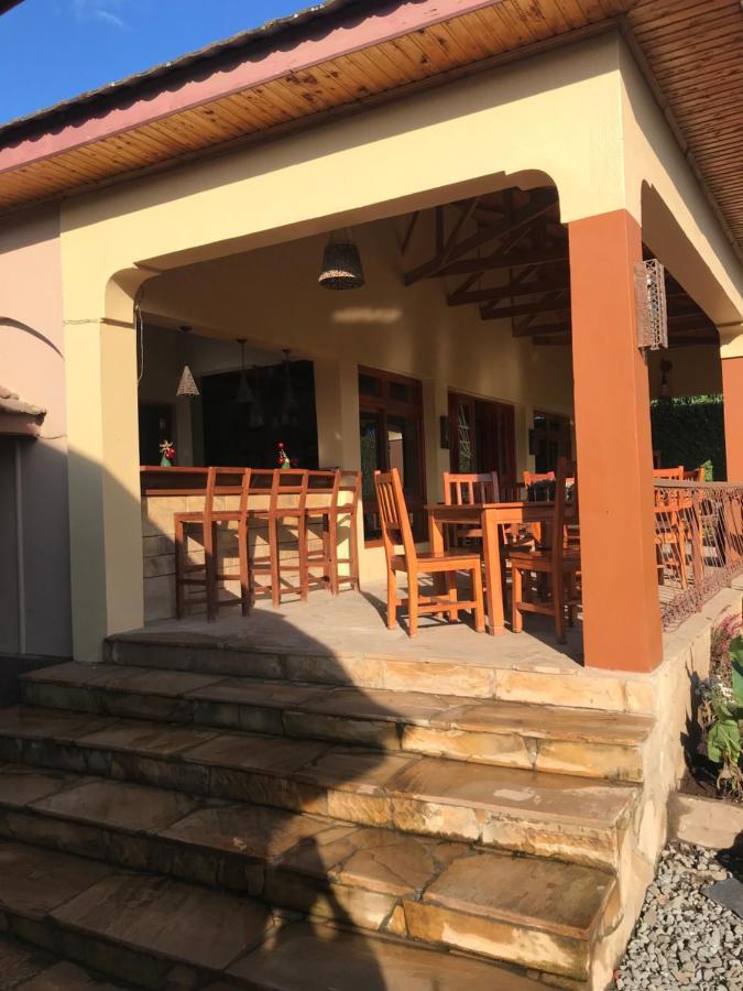Ahadi Lodge أروشا المظهر الخارجي الصورة
