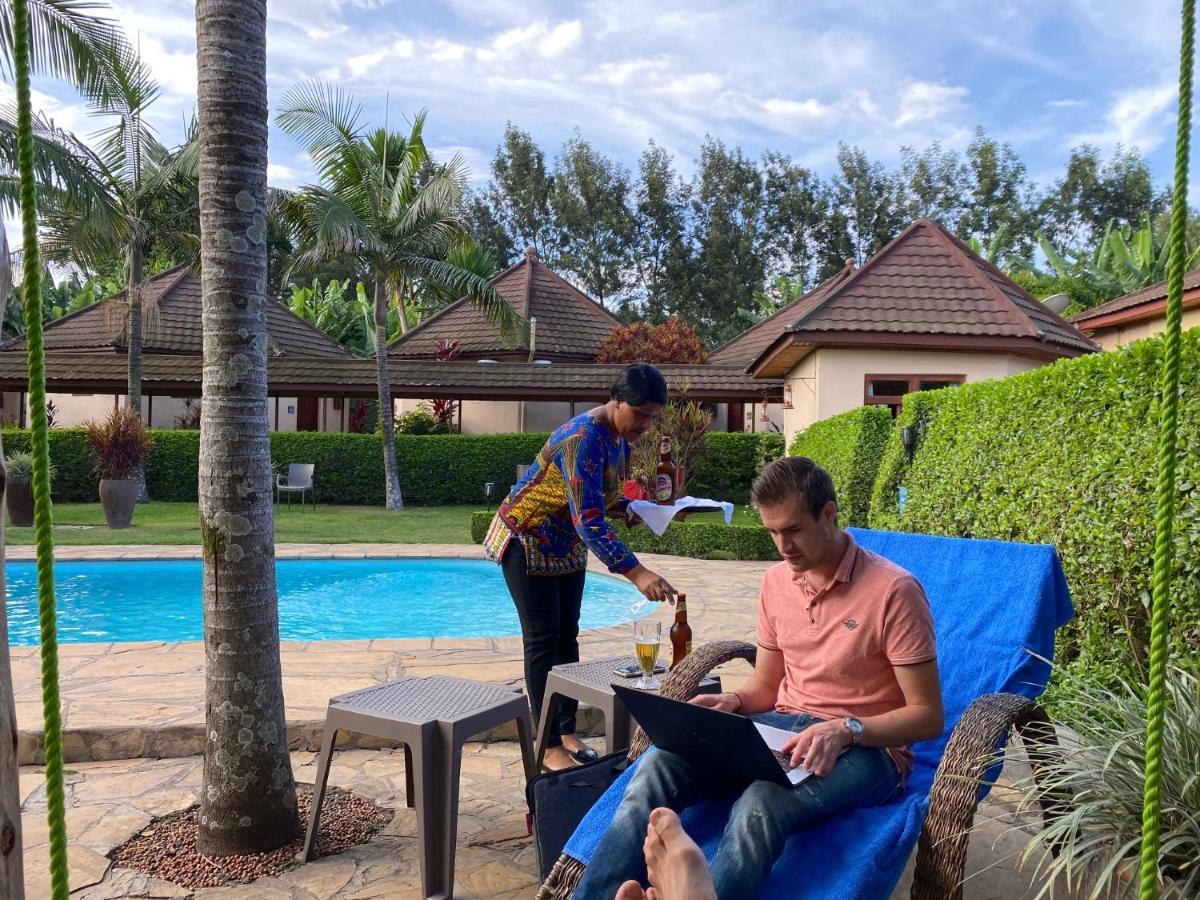Ahadi Lodge أروشا المظهر الخارجي الصورة